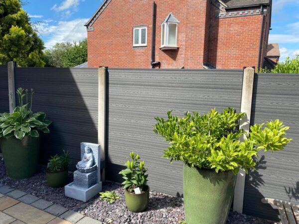 The Benefits of Composite Fencing: A Smarter Alternative to Traditional Timber